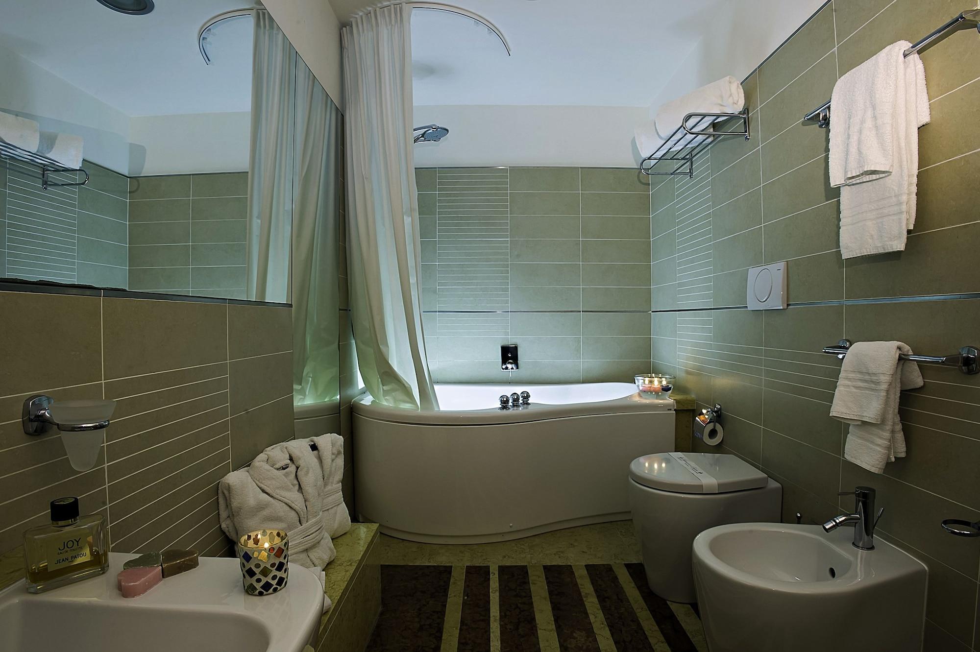 Mahara Hotel & Wellness Мадзара дел Вало Екстериор снимка