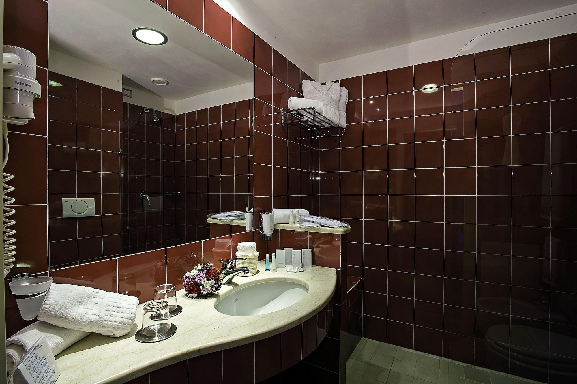 Mahara Hotel & Wellness Мадзара дел Вало Екстериор снимка
