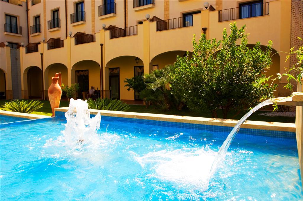 Mahara Hotel & Wellness Мадзара дел Вало Екстериор снимка