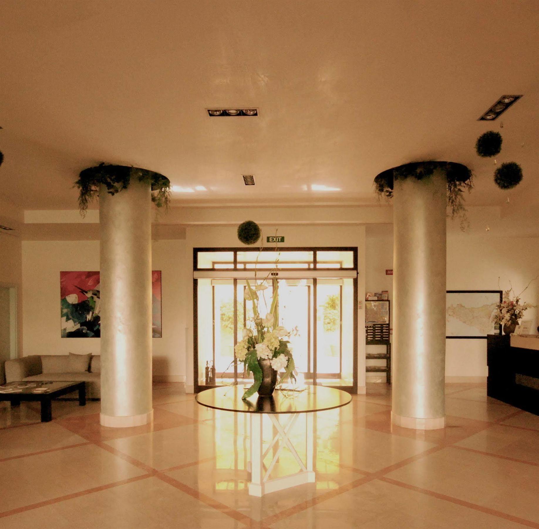 Mahara Hotel & Wellness Мадзара дел Вало Екстериор снимка
