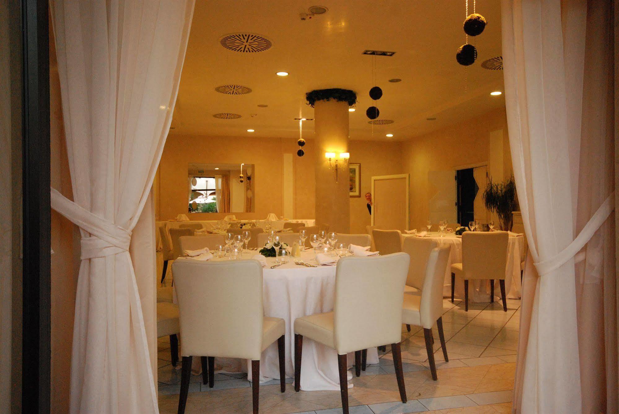 Mahara Hotel & Wellness Мадзара дел Вало Екстериор снимка